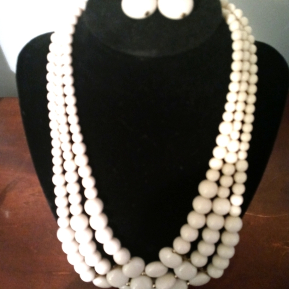 11 inch beige beaded necklace plus earrings to match